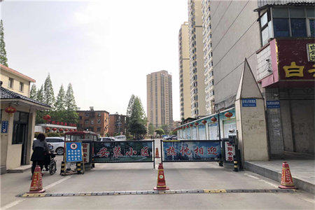 文化路十五中三室两厅103平有储黄金2楼精装修